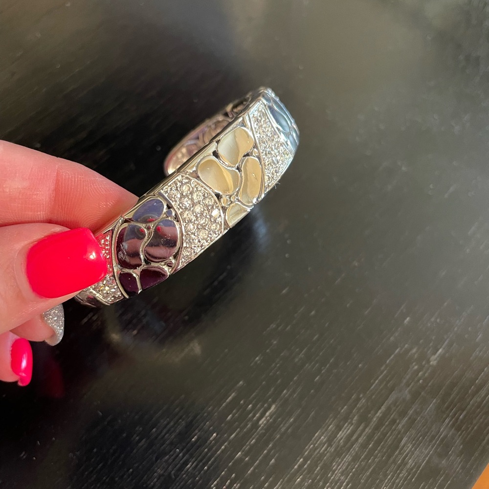 Bracelet with opening ends